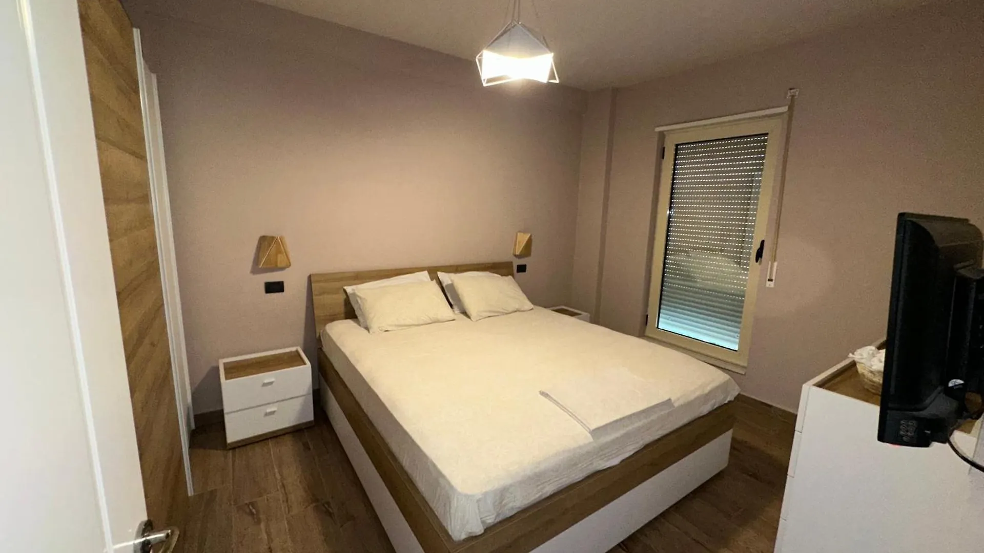 Sea Front Apartment Durrës