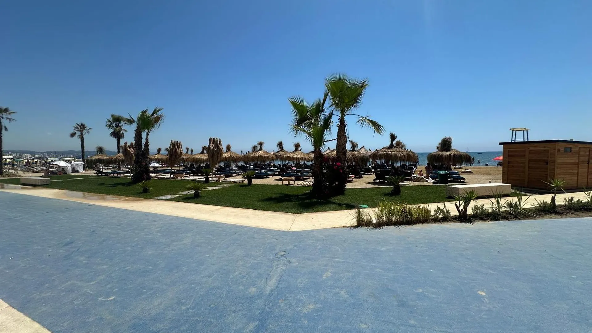 Sea Front Apartment Durrës Albania